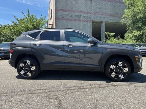 Used 2024 Hyundai Kona SEL AWD/4WD image 12