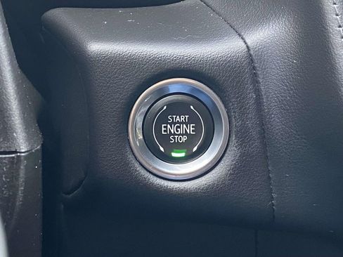 Used 2021 Chevrolet Tahoe Z71 w/ Z71 Off-Road Package image 24