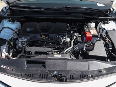 Used 2021 Toyota Camry XSE FWD image 11
