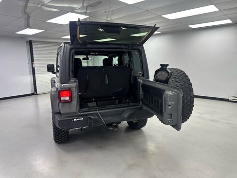 Used 2023 Jeep Wrangler Willys image 6