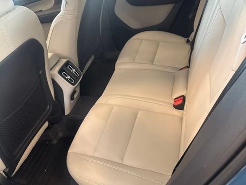 Used 2024 Volvo XC40 B5 Plus w/ Protection Package Premier AWD/4WD image 7
