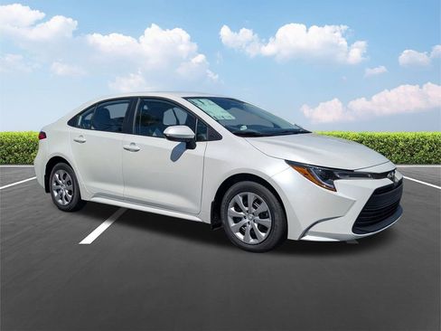 New 2026 Toyota Corolla LE image 2