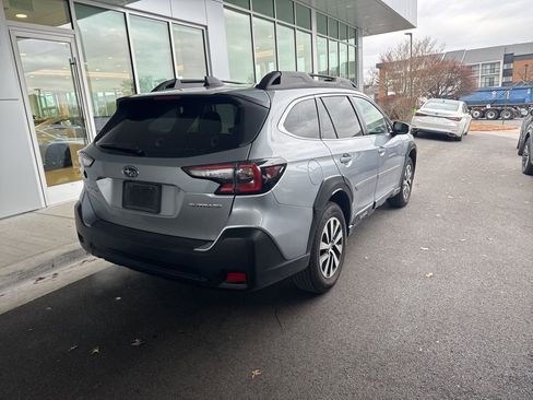 Used 2024 Subaru Outback Premium image 5