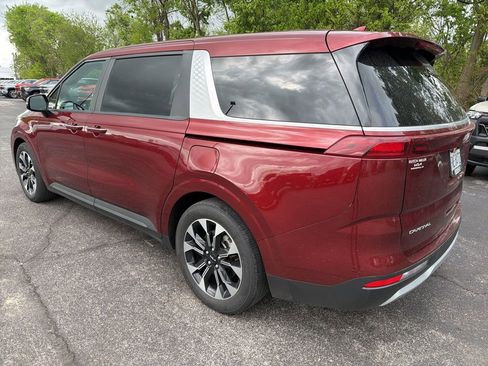 Used 2024 Kia Carnival EX FWD image 4
