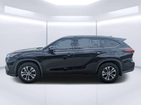 Used 2020 Toyota Highlander XLE FWD image 6