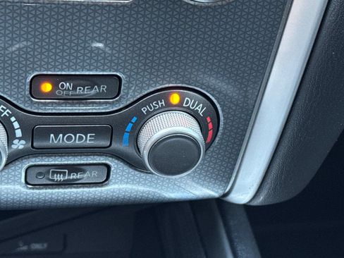 Used 2018 Nissan Pathfinder SL w/ Midnight Edition Package AWD/4WD image 30