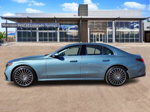 Used 2025 Mercedes-Benz E 350 4MATIC Sedan image 4