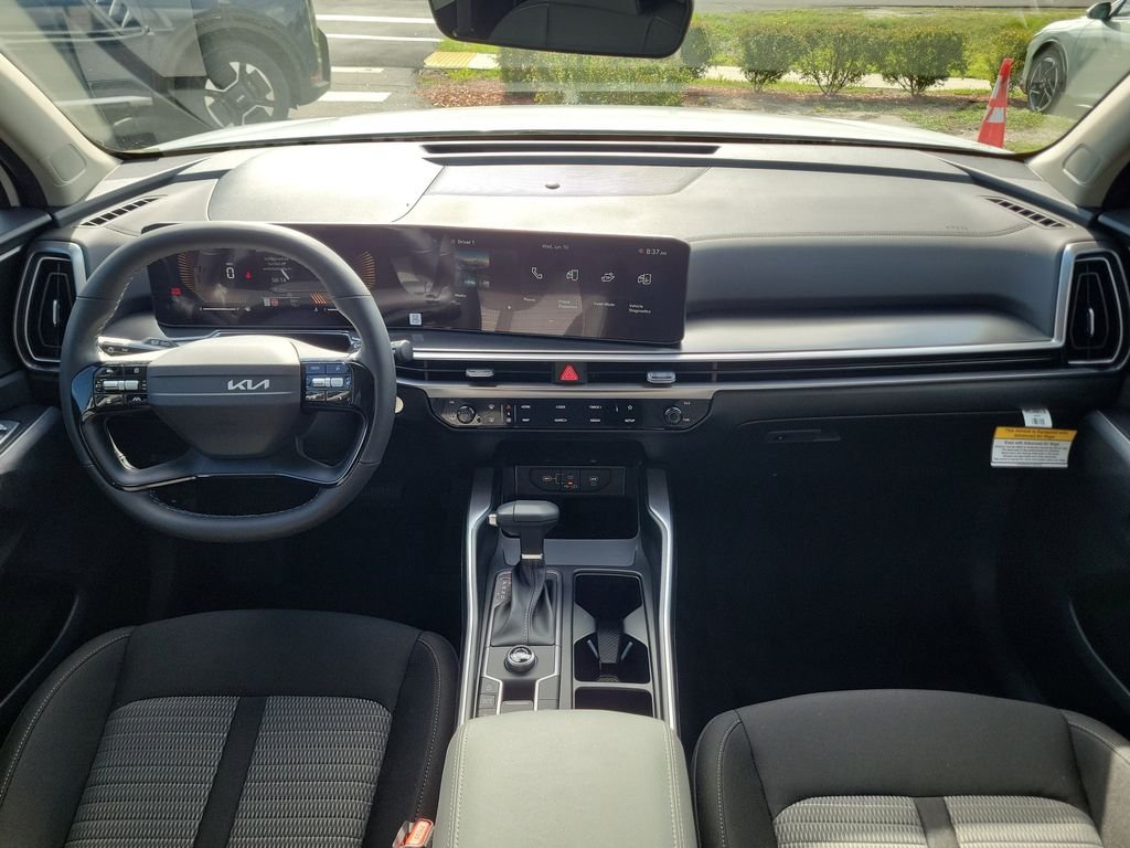 New 2026 Kia Sorento LX FWD image 17