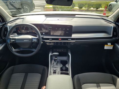 New 2026 Kia Sorento LX FWD image 17