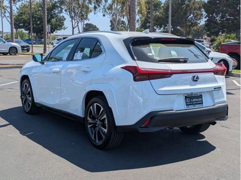New 2026 Lexus UX 300h FWD image 7