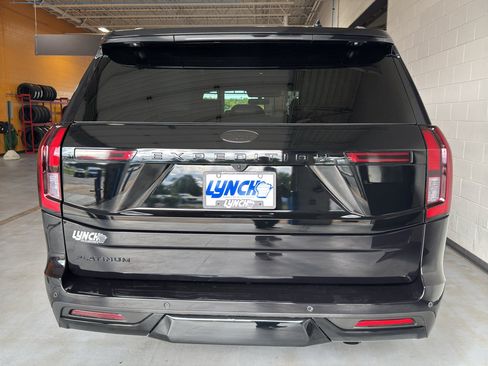 Used 2025 Ford Expedition Platinum w/ Stealth Performance Package AWD/4WD image 4