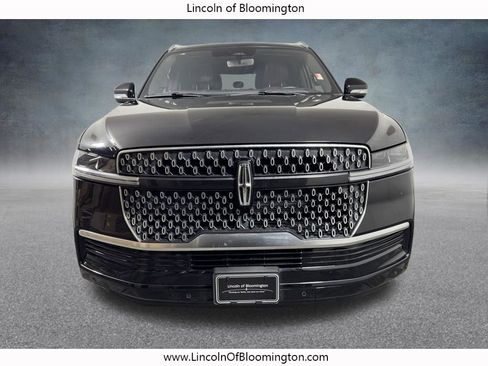 Certified 2025 Lincoln Navigator Reserve AWD/4WD image 9