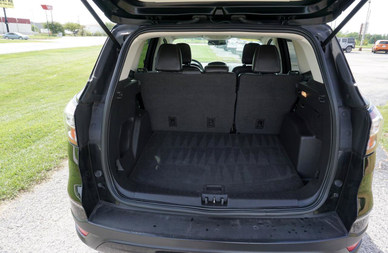 Used 2018 Ford Escape SE w/ SE Sport Appearance Package FWD image 19