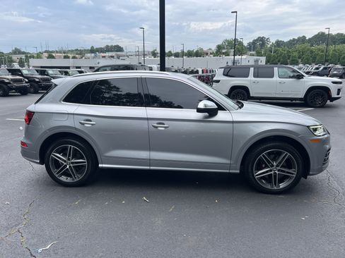 Used 2019 Audi SQ5 Premium Plus w/ Premium Plus Package AWD/4WD image 9