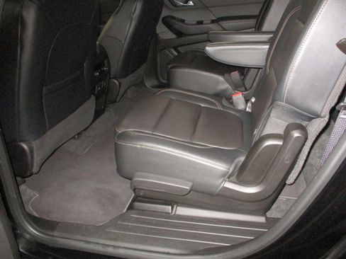 Used 2019 Chevrolet Traverse RS image 22
