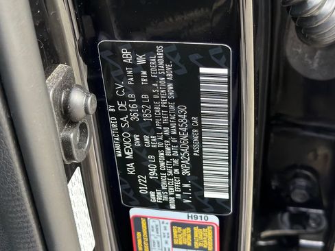 Certified 2022 Kia Rio S FWD image 31