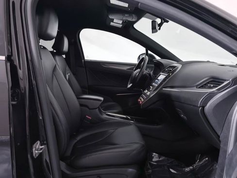 Used 2017 Lincoln MKC Premiere FWD image 25