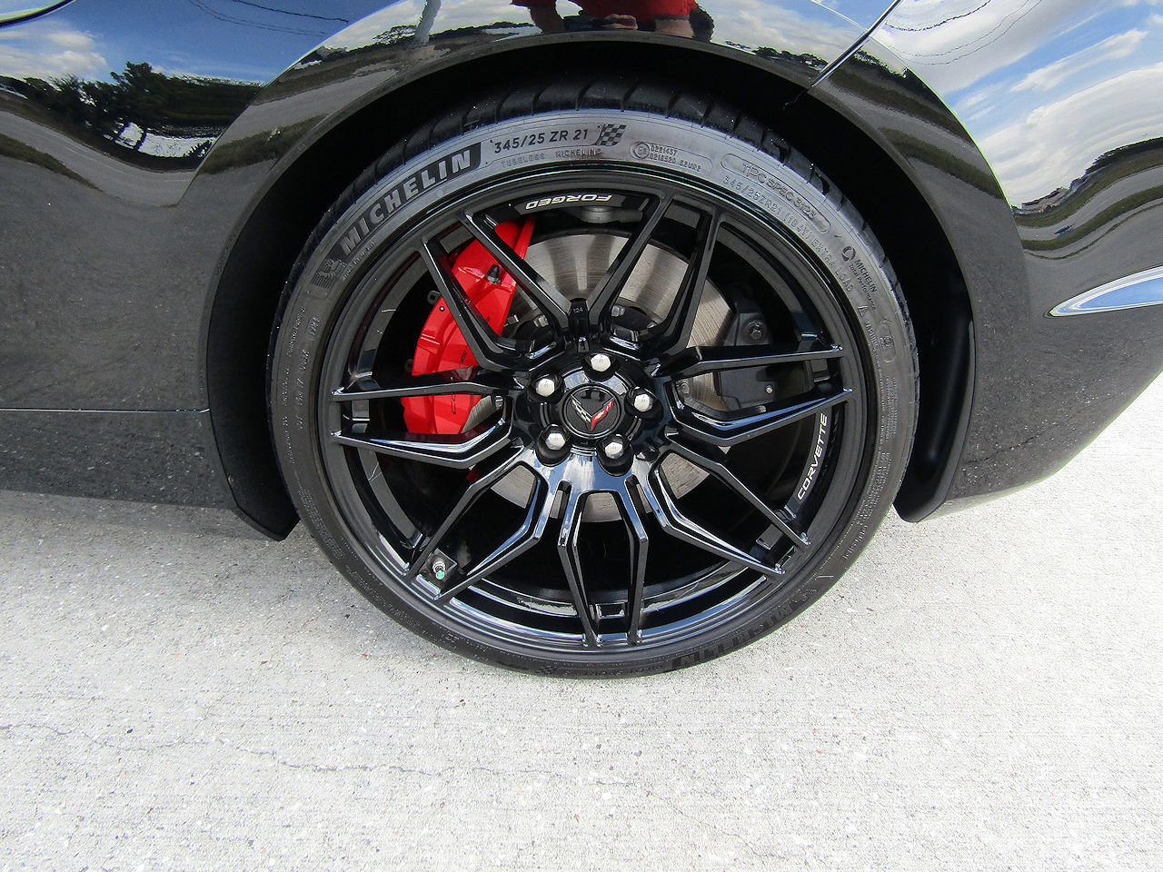 Used 2024 Chevrolet Corvette Z06 RWD image 25