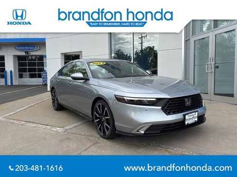 Used 2023 Honda Accord Touring image 1
