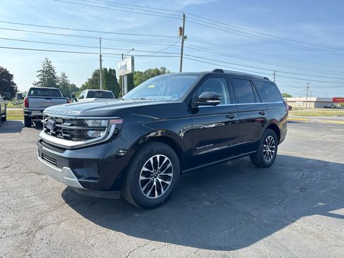 Used 2025 Ford Expedition Platinum AWD/4WD image 1