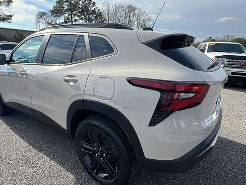 New 2026 Chevrolet Trax ACTIV w/ Sunroof Package FWD image 7