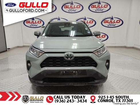 Used 2021 Toyota RAV4 XLE Premium image 2
