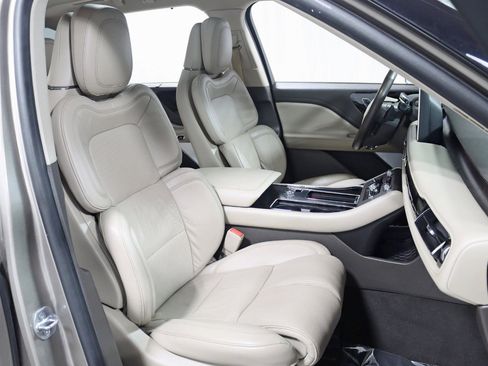 Used 2020 Lincoln Aviator Reserve w/ Equipment Group 202A AWD/4WD image 28