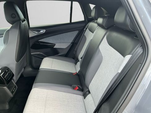 Used 2024 Volkswagen ID.4 Standard image 13