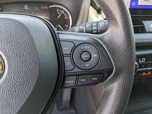 Used 2023 Toyota RAV4 XLE FWD image 33