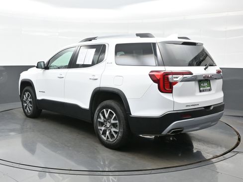 Used 2023 GMC Acadia SLE w/ Driver Convenience Package FWD image 4