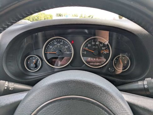 Used 2017 Jeep Wrangler Unlimited Sahara AWD/4WD image 26