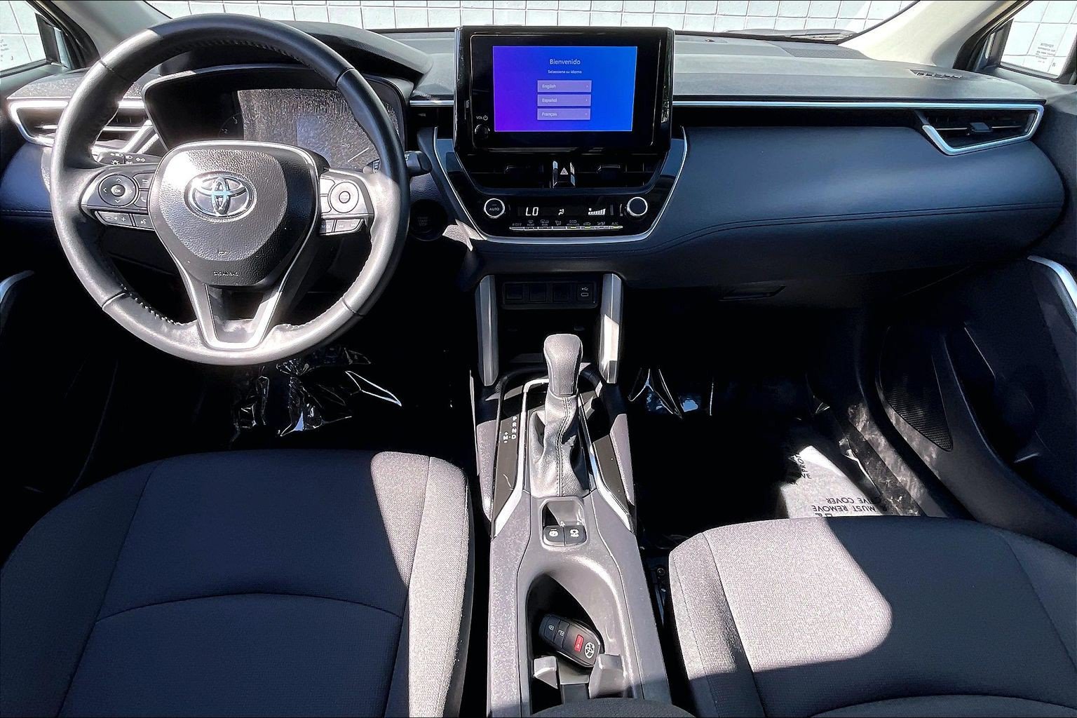 Used 2025 Toyota Corolla Cross LE AWD/4WD image 19