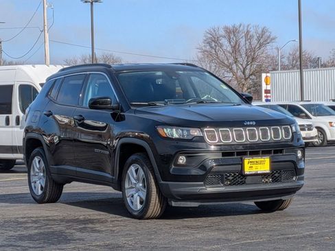 Used 2022 Jeep Compass Latitude w/ Convenience Group AWD/4WD image 1
