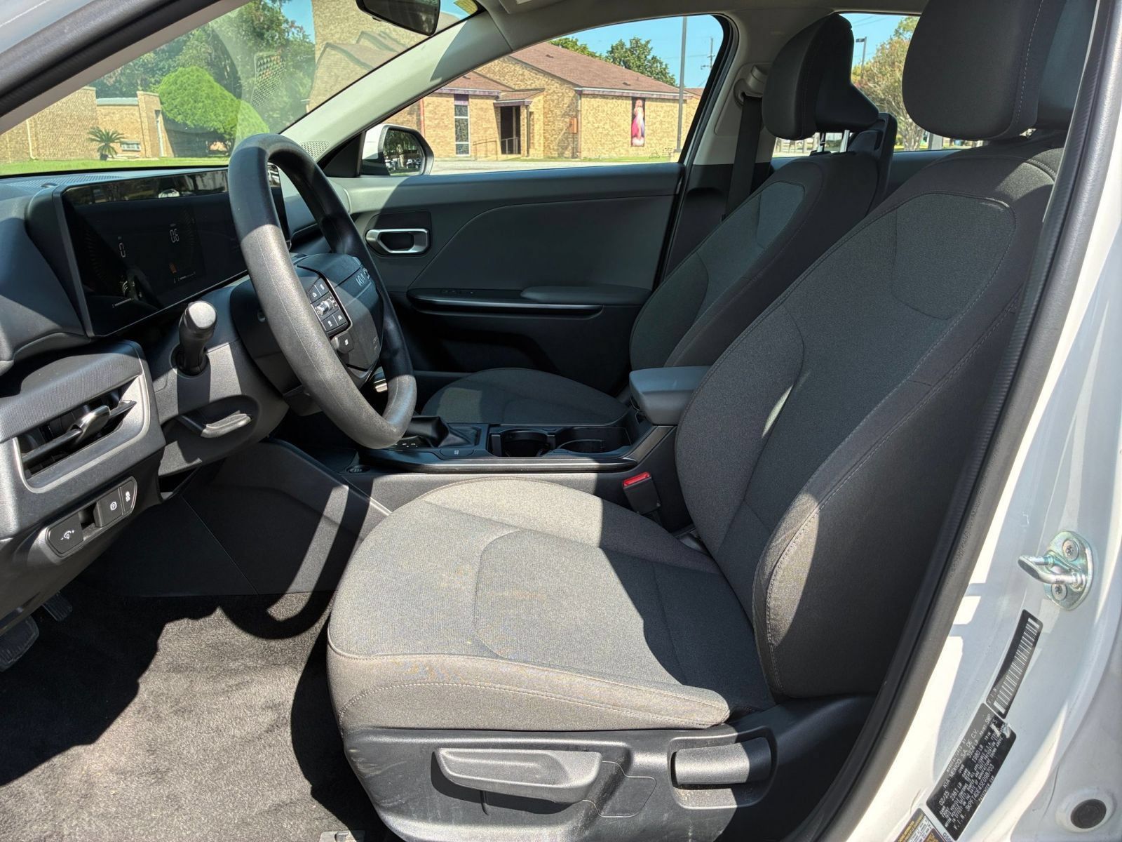 Used 2025 Kia K4 FWD image 25