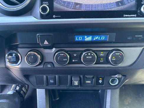 Used 2022 Toyota Tacoma TRD Off-Road AWD/4WD image 21