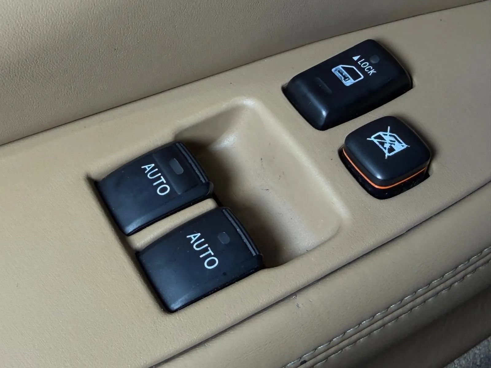 Used 2007 Lexus SC 430 Convertible w/ Preferred Accessory Pkg RWD image 22