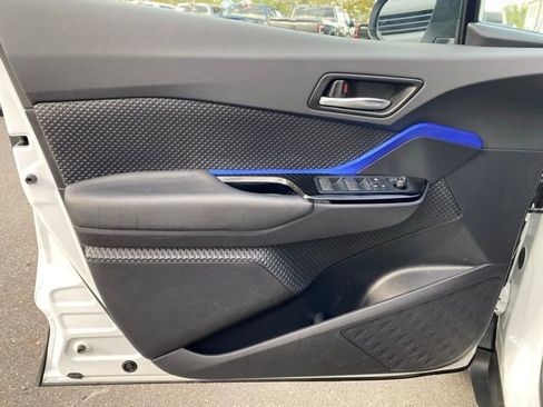 Used 2022 Toyota C-HR XLE image 25