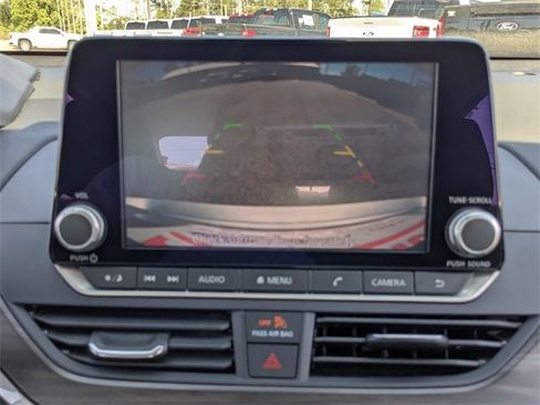 Used 2024 Nissan Altima 2.5 SV image 19