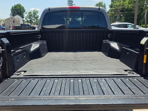 Used 2013 Toyota Tacoma 4x4 Double Cab w/ SR5 Pkg image 16