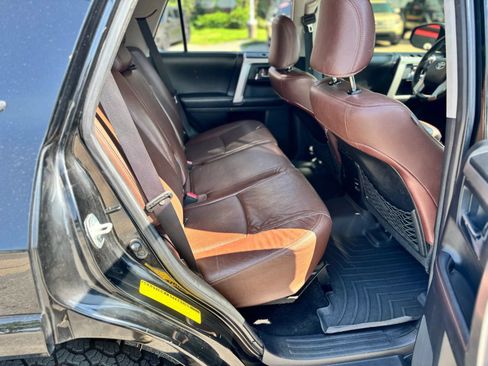 Used 2016 Toyota 4Runner Limited AWD/4WD image 17