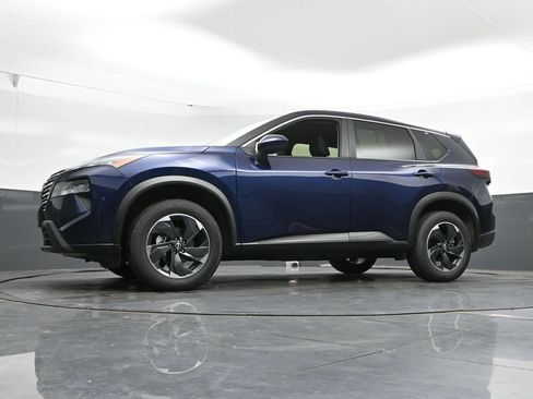 Used 2025 Nissan Rogue SV AWD/4WD image 45