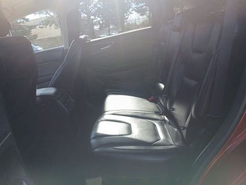 Used 2019 Ford Edge Titanium image 21