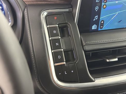 Used 2023 Chevrolet Tahoe Z71 w/ Luxury Package image 33