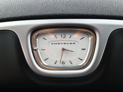 Used 2022 Chrysler 300 Touring w/ Sport Appearance Package image 32