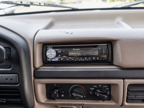 Used 1992 Ford Bronco Custom AWD/4WD image 45