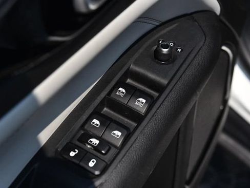 Used 2025 Jeep Compass Limited AWD/4WD image 8