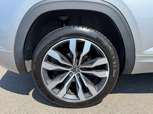 Used 2020 Volkswagen Atlas Cross Sport SEL R-Line AWD/4WD image 9