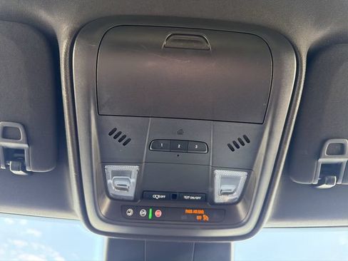 Used 2025 Cadillac XT4 Premium Luxury AWD/4WD image 37