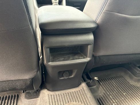 Used 2021 Toyota RAV4 LE AWD/4WD image 21