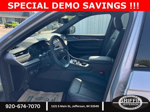 New 2025 Jeep Grand Cherokee L Limited w/ Luxury Tech Group II image 7